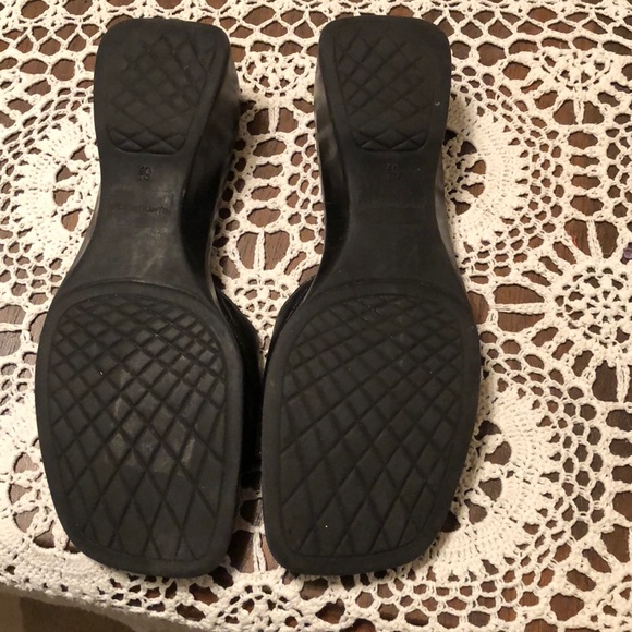 Hilliard and Hanson sandals - Picture 3 of 4